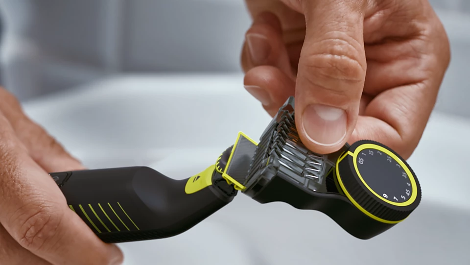 PHILIPS OneBlade Pro skuveklis, melns QP6506/15