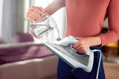 PHILIPS 5000 sērijas Tvaika gludeklis, 2400W (balts/pelēks) DST5010/10