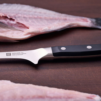 Filejas nazis ZWILLING Pro, Boning knife, 140mm 1002790 / 38404-141-0