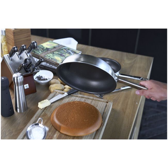 Panna ZWILLING Pro, 20cm 18/10 Stainless Steel silver-black 1006110