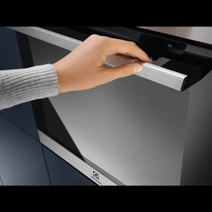 Electrolux cepeškrāsns, iebūv., 65l, tērauda EOF3H00BX