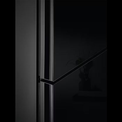 Electrolux ledusskapis ar saldētavu apakšā, 201 cm, melns LNT7ME36K2