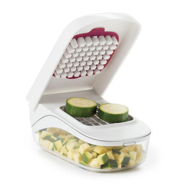 Dārzeņu smalcinātājs OXO Vegetable Chopper with Easy-Pour Opening - DomoTehnika