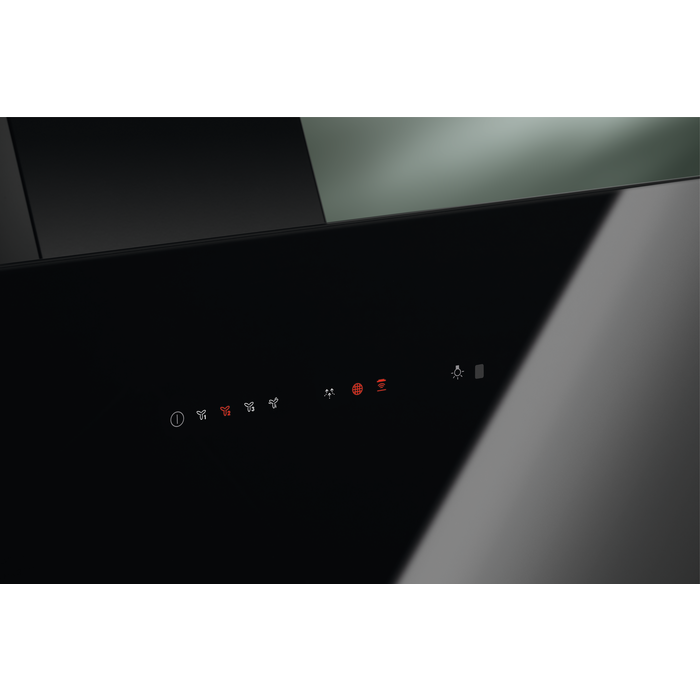 Electrolux skursteņa tipa nosūcējs, 90 cm, melns LFV419K